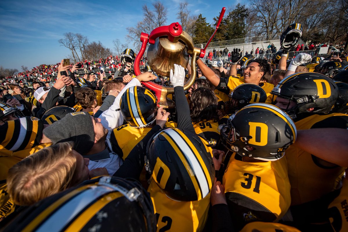 Super excited to announce that I will be furthering my academic and football career at DePauw University. I want to give a huge shout out to all the people who have supported me in getting to this point. Roll Tigs!🐯 <a href="/DePauwTigersFB/">DePauw Football</a> <a href="/qbdietz/">Brett Dietz</a>
