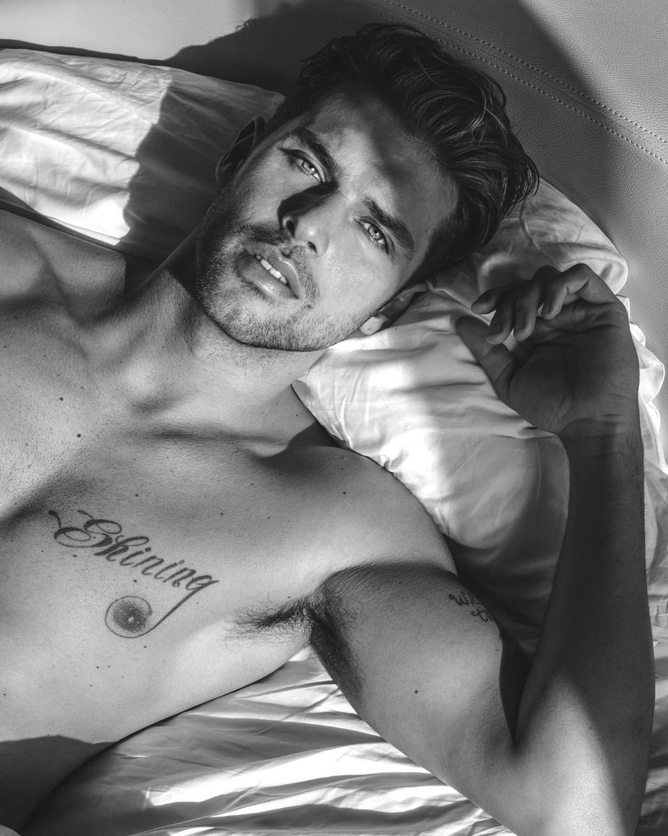 hotd_goodm's tweet image. Simone Cipolloni 📸

@AlcibiadeEroe @Keoni510 @RooMac5 @man_crush @ModelViews @Todd_1014 @datguyjj @DamnHotBod @CuteHotBoys @MDZmanagement_ @CChasePnV @_SmokinHot @TuxedUpStud @men_mmmm @gaybitchyqueen @PuroPlacer5 @allhunkmen @stevetleonard @yourbriefrelief