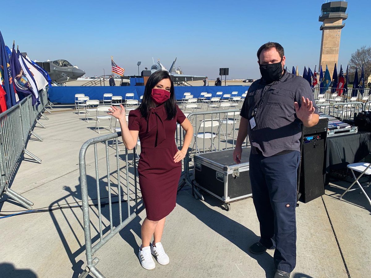 VanessaABC30's tweet image. We’re all set on the risers! Excited to bring you LIVE coverage of @VP Pence’s arrival &amp;amp; address to the Sailors at NAS Lemoore! 

WATCH HERE: abc30.com/9717020/. 

#abc30insider #VP #VPVisit #lemoore #southvalley #navy #naslemoore #abc30insider #news #tvnews 🇺🇸
