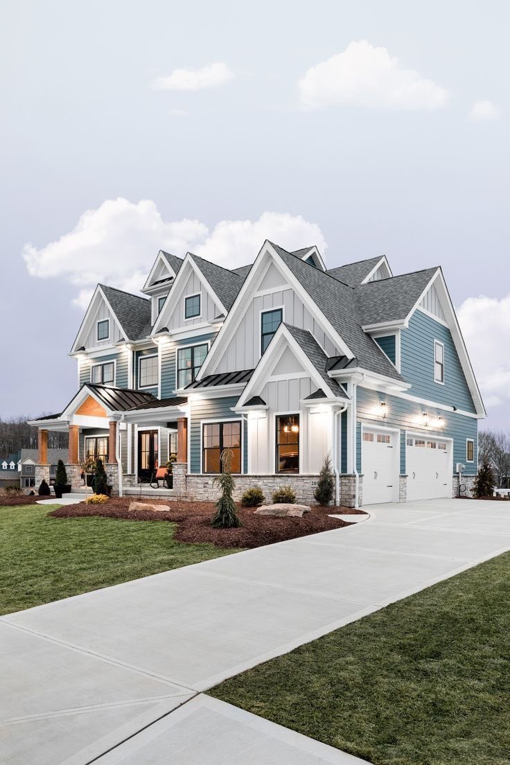 barndominium_us's tweet photo. A modern farmhouse is a need 🤤 https://t.co/CIdWMYYGVO