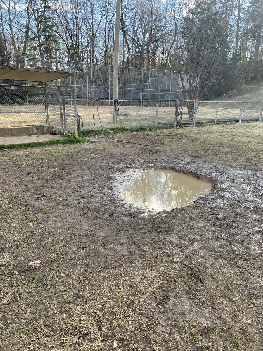 charlizedms74's tweet photo. @lynn_spruill @COStarkville @StarkvilleParks I love the dog park and am so grateful for it, but can we not do something about this mud puddle? This is how it always ends with my dog and I’ve started avoiding the park for this reason. https://t.co/yVtlnoKrLU