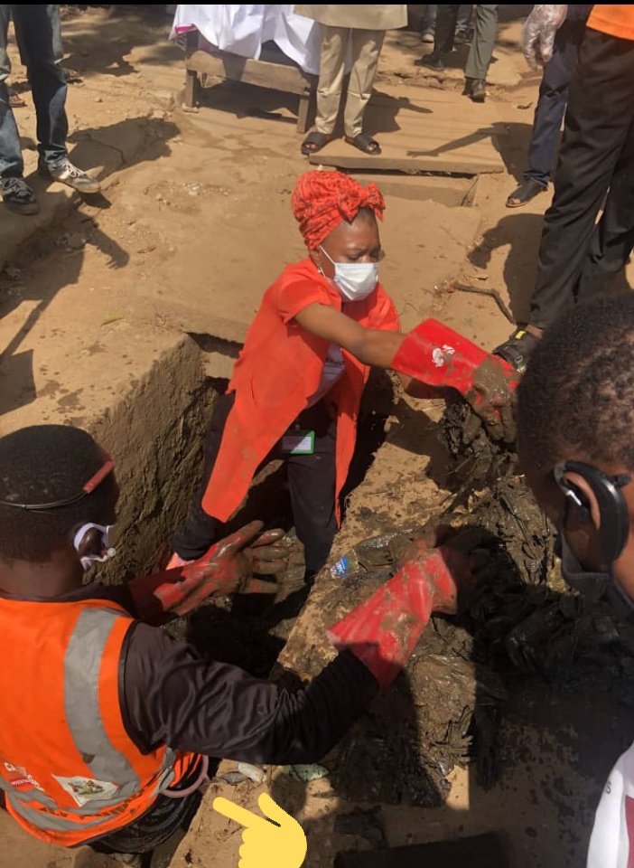 sakeenat_bello's tweet photo. @Samberr11 @elrufai @hadizel @BashirAhmaad @GovKaduna He is passionate about what he does and his comments at the #WorldCleanUpDay2020 motivated participants.
cc @rydwan_tuff @GiyasunSmuglife https://t.co/9pUDpB1arz