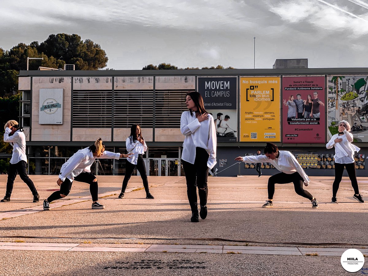 MiilaProduccion's tweet photo. 💜TROBADA BTS BARCELONA💜

Kachi (ahora @haeliumnation) bailando #springday de @BTS_twt
 
¡Mira su actuación! 
https://t.co/7trnR4oIoK

#BTS #army #event #UAB #댄스 #대한민국 #안무 #dance #exhibition  @BTSBarcelonaCat https://t.co/08PmvYTPRQ
