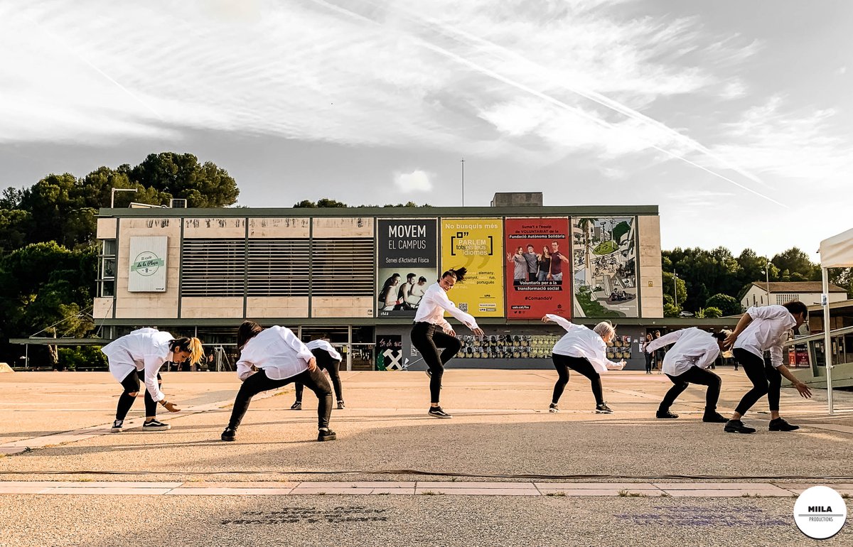 MiilaProduccion's tweet photo. 💜TROBADA BTS BARCELONA💜

Kachi (ahora @haeliumnation) bailando #springday de @BTS_twt
 
¡Mira su actuación! 
https://t.co/7trnR4oIoK

#BTS #army #event #UAB #댄스 #대한민국 #안무 #dance #exhibition  @BTSBarcelonaCat https://t.co/08PmvYTPRQ