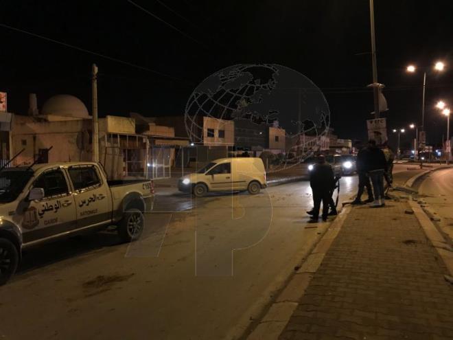 TapNewsAgency's tweet photo. #Tunisia: the number of youths arrested after Saturday's riots in #Tebourba has risen to 16, as clashes with security forces extended to #OuedEllil & #DouarHicher neighbourhoods where young people & children threw stones at police and burnt tyres before their dispersal. #TAP_En https://t.co/G8GL8lqpuB