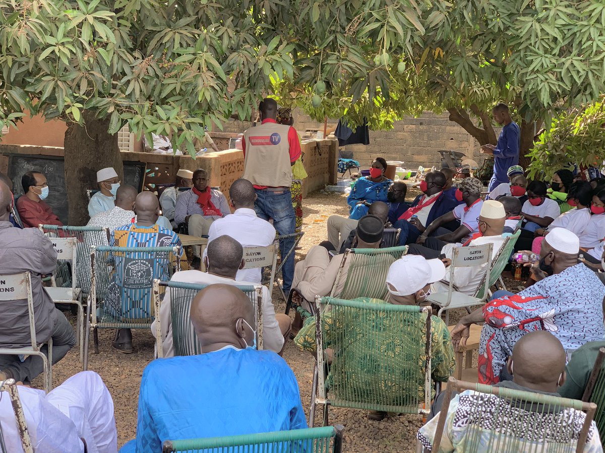 SBoubeye's tweet photo. De retour de Koumantou où j’ai participé au Grand prix du Pdt de la Fédération de cyclisme en qualité de parrain, j’ai rencontré les militants et sympathisants de la Section @asmacfpml de #Bougouni. 
J’ai parlé avec eux de la vie du Parti ; de la paix et de l’entente nationale. https://t.co/uPngVUwj1w