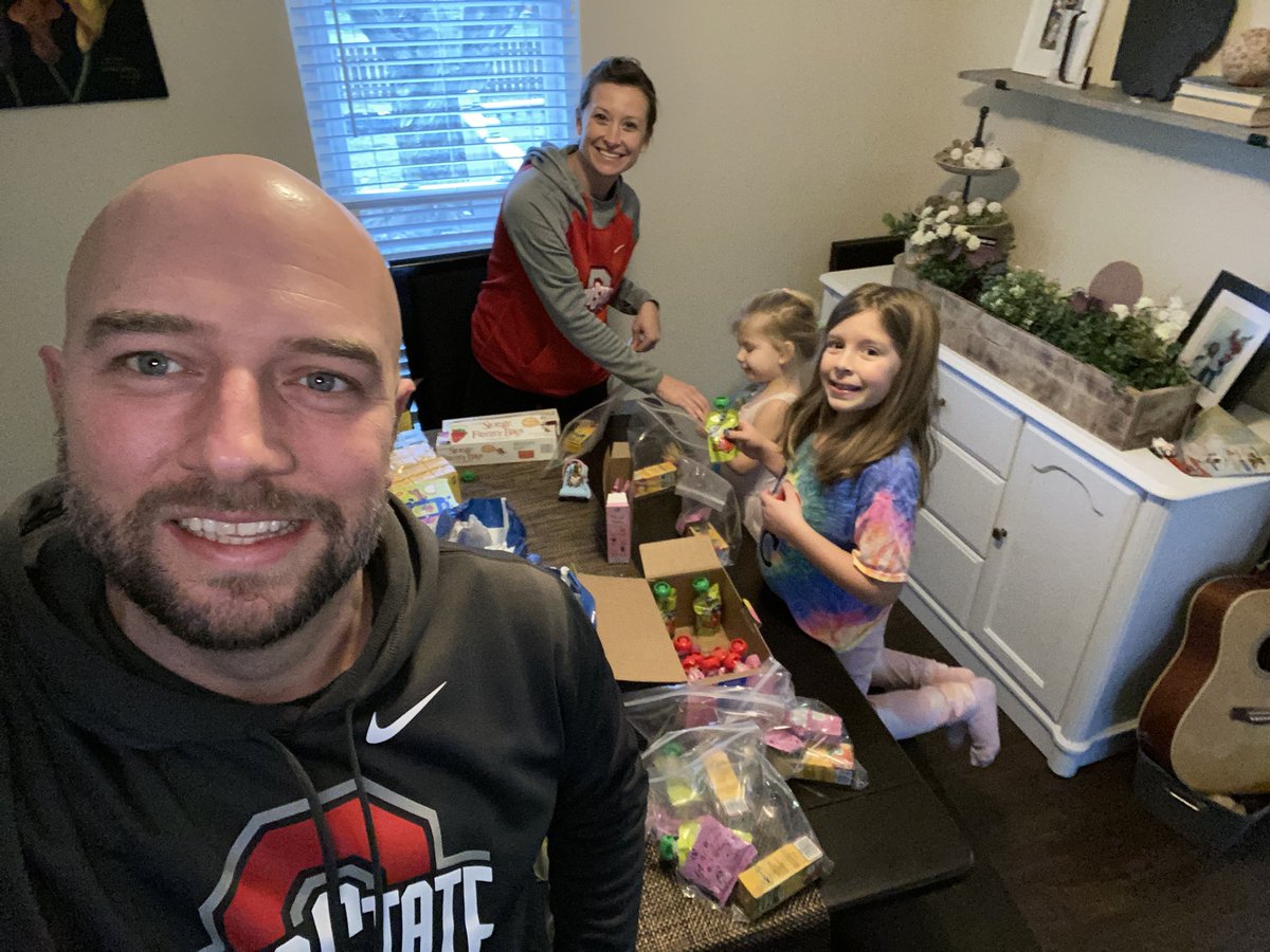 OBMS_little's tweet photo. All assembled and ready for delivery! #MLK #MLKDayofService #OneOlentangy #ChallengeAccepted https://t.co/uKg6aJlqH7