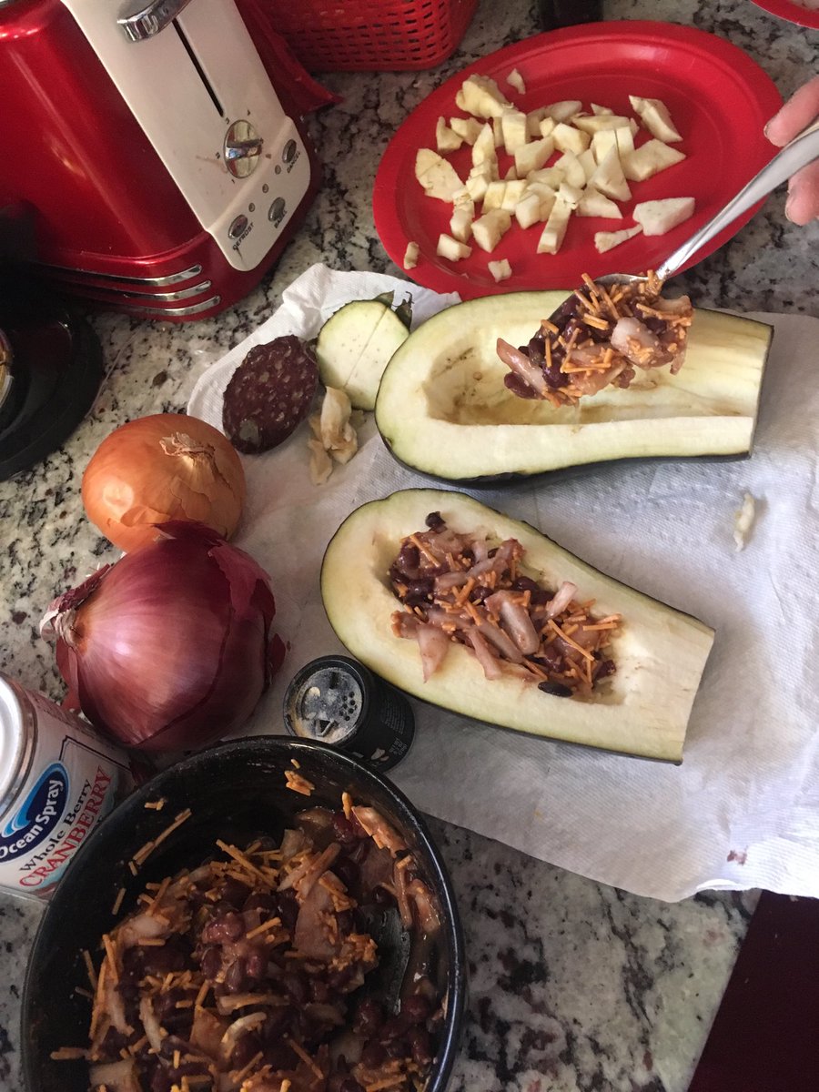 Miss_MD86's tweet photo. #vegan #eggplant #stuffeddinners https://t.co/dGRh5Z47ei