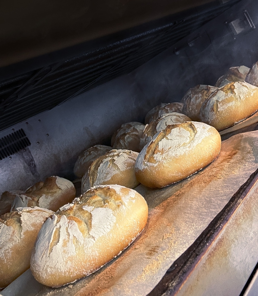 SeranoBakery's tweet image. Let’s get that bread!!! We’re baking up some rustic village style bread a.k.a horiatiko psomi.  It’s a denser type of bread that resembles the taste of sourdough. #rusticbread #horiatiko #villagestyle #bread #breadbaker #artisanbread #food #instafood #bake #baker #fourno #bakery