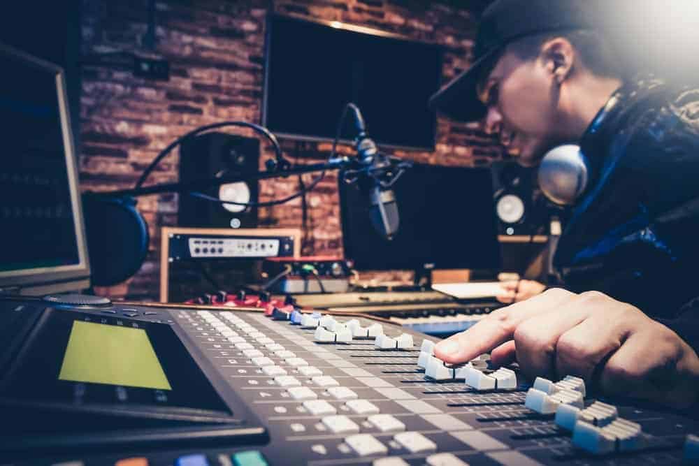 Let’s Start a Support Thread ⬇️

DROP YOUR...

•Music links

•YouTube links

•Business links 

•etc...

Upload your music for free radio play 
.
Jayflymastering.net
.
.#musicdeal #recordingdeal #unsignedartist #Unsignedartist #nyrappers #atlantarappers #mixingandmastering