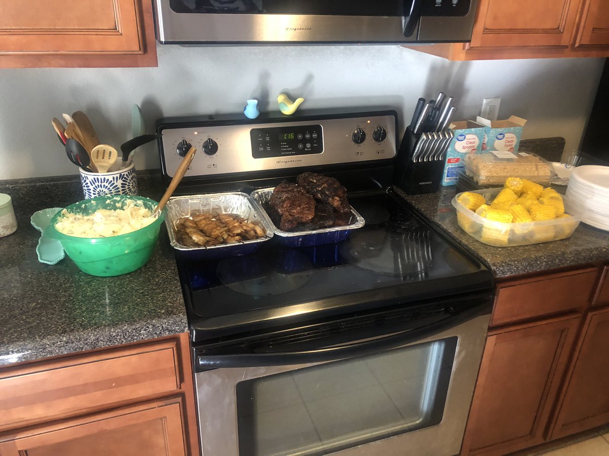 coachalbert74's tweet photo. Got the crew together one more time for our favorite activity...eating! #2020TrenchMob https://t.co/CakydDo1Xa