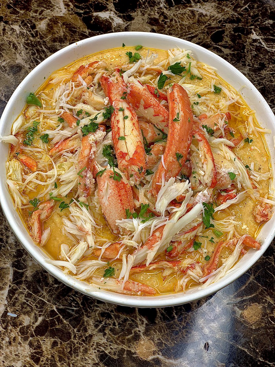 EatwitZo's tweet photo. Butter Poached crab legs &amp; Grits 🦀 https://t.co/ce4Z5VbWjW