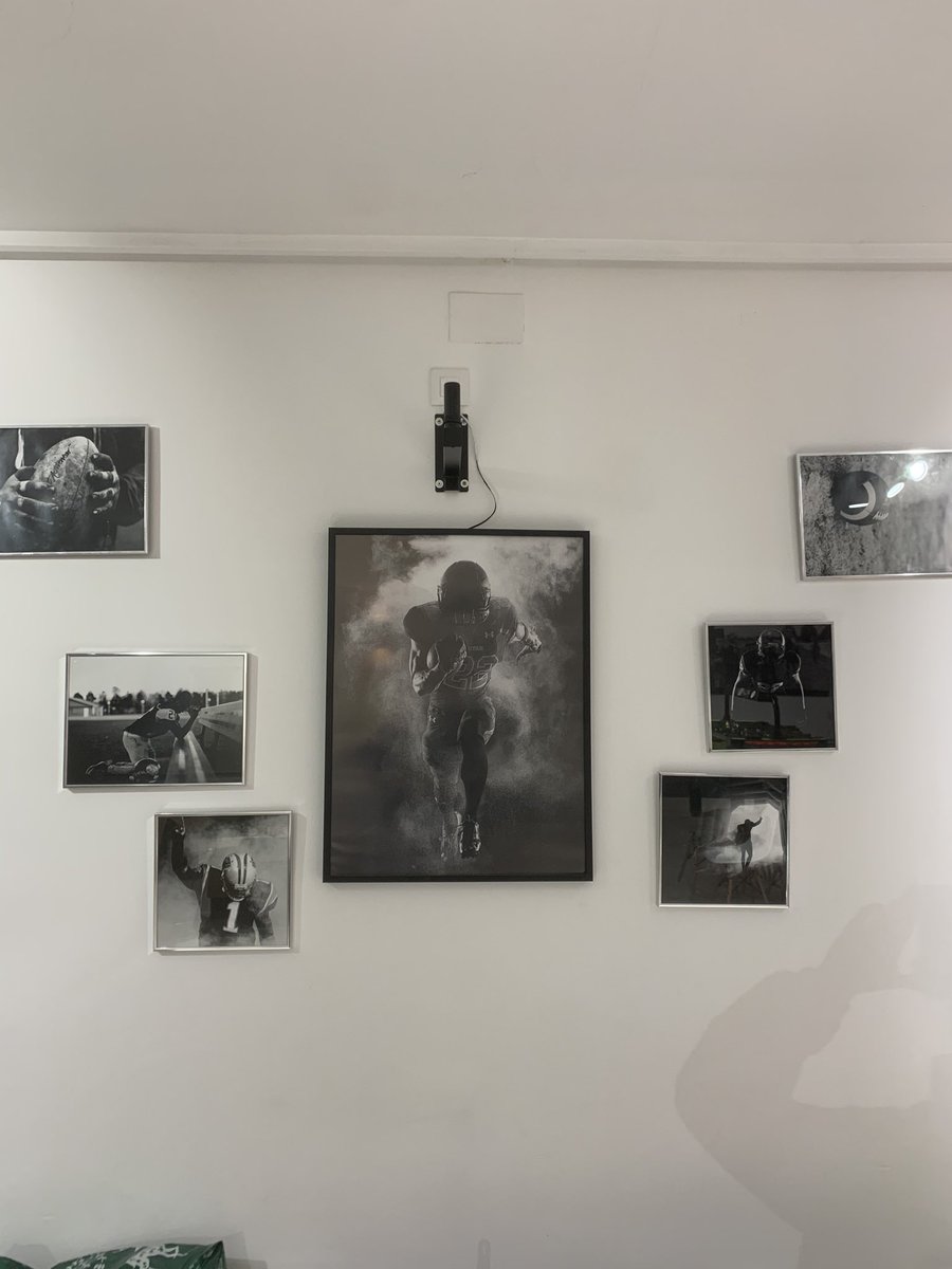 iivanmena's tweet photo. a photo that I took the other day. 🏉👀 https://t.co/w07jPsEKQ3