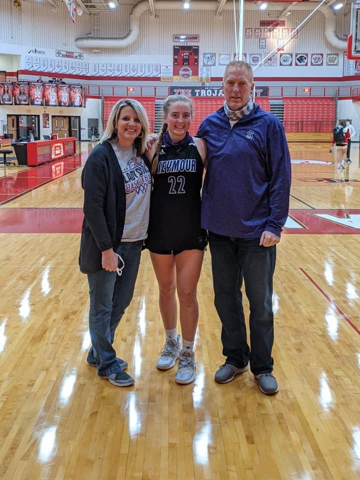 IndyDreamsBack's tweet photo. She did it! Today our favorite Seymour Lady Owl, Grace Meyer, scored 12 points to put her past the 1000 point mark.  She joins some impressive names in Lady Owls history.  Help us congratulate her! We are so Proud of You!! https://t.co/lPuFqzuQlW