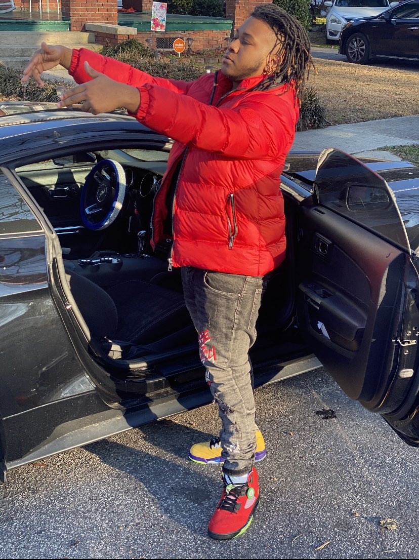 bagg_su's tweet photo. I be running up that bag I been tarping out that charger 🤫💯 https://t.co/VblPFxbIlH