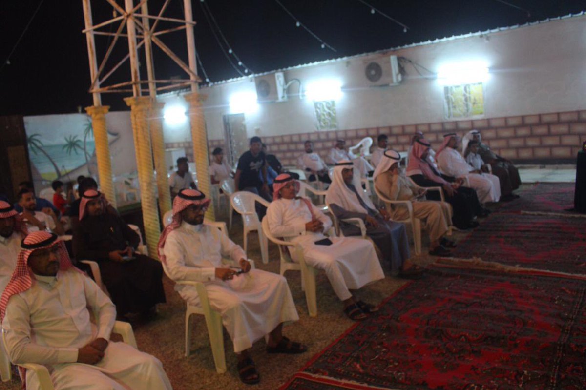 Etthad_algad_fc's tweet photo. بحضور الشيخ علي داود محزري ورئيس اجتماعي الجعدية  أ.يحيى داود محزري 
ومدير رابطة المسارحة أ. خالد فقيهي 
اجتماعي الجعدية يكرم فريق اتحاد الجعدية بمناسبة التأهل لنهائيات كأس الرابطة بجازان..
..
شكرا @aljadyah 
@nfl_alahad https://t.co/xGw2P0iIlk