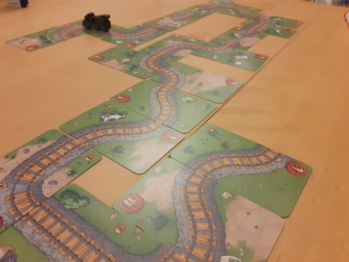 nicolasstraccia's tweet photo. Heute auf dem Tisch: #Ohanami ๐ธ #LockNRoll ๐ #DerKartograph ๐บund #TinyTowns๐ก ! ๐ https://t.co/cvlrgj8Xnt