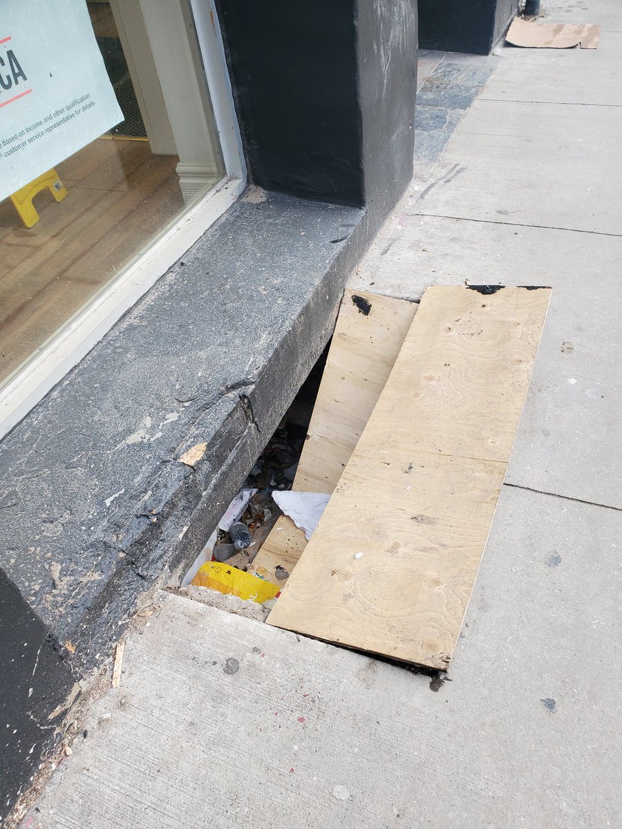 Zippysaid's tweet photo. @311Toronto Hello 311 there is a hole in the sidewalk on Yonge St. just north of Maitland, East side. 529 Yonge St. https://t.co/as0kqYF9DU