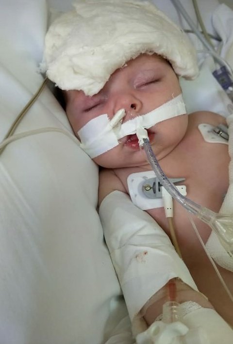Julissa10014645's tweet photo. Buenas noches 🌛  queridos hermanos 🌍 amig@s , sus oraciones 🙏 para esta vida tan pequeña 😔 llamada Josefina, que Dios ponga su ✋ poderosa 💪 y se glorifique ☝️🙌🙌🙌
Gracias!!!! Bendiciones 🙏 https://t.co/869smPmrXp