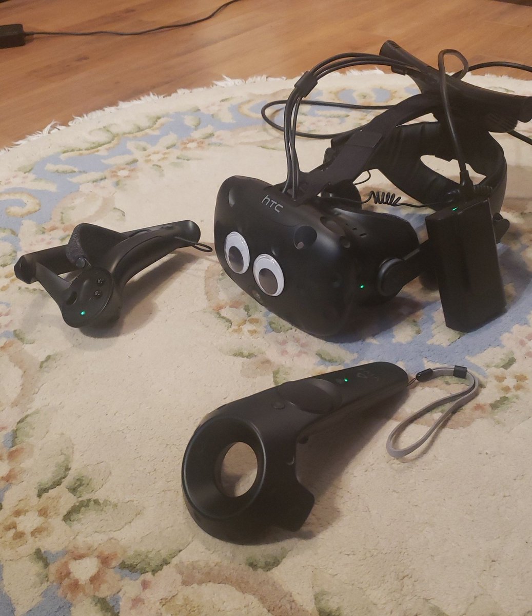 DeanAndBren's tweet image. When you&apos;re down an Index controller but got a @grapple_vr tourney tomorrow. #VRproblems