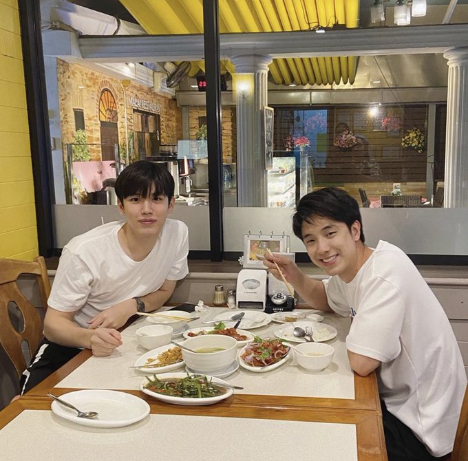 TeHin_kittypoom's tweet photo. Day 17. Actor you wish to act with Newwiee.

Kayavine. I love their bond and friendship especially when I watch their videos together hahhaha they're both cuties, too 🥺 #NewKay

#28thWithNewwiee
#AMonthWithNewwiee
#28nfinityWithNewwiee
#newwieeseries2021 https://t.co/FnQuRciznH