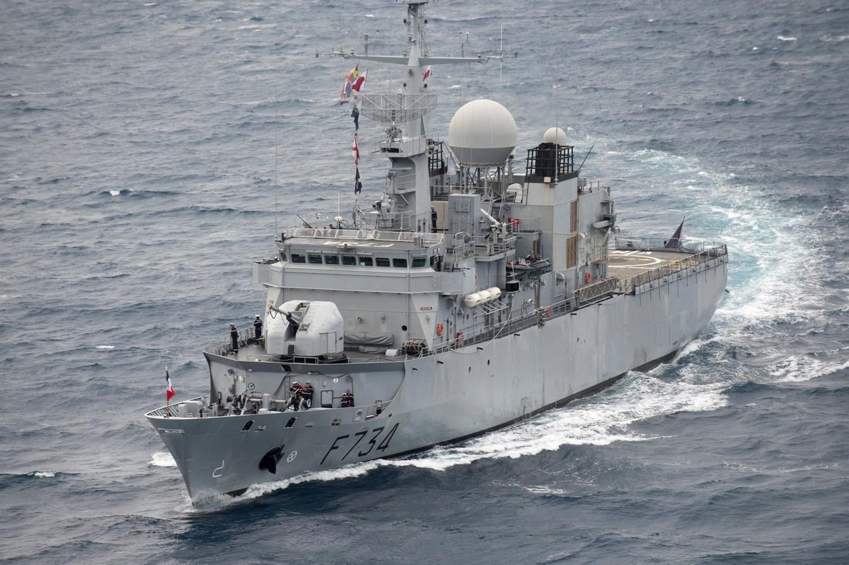 WarshipCam's tweet photo. French Navy Floreal-class frigate FS Vendemiaire (F734) leaving Noumea, New Caledonia on January 6, 2021 for 2.5 year mission to Southeast Asia - January 16, 2021 #vendemiaire #f734
* photo posted on French Navy FB page https://t.co/SGDf2mF6QL