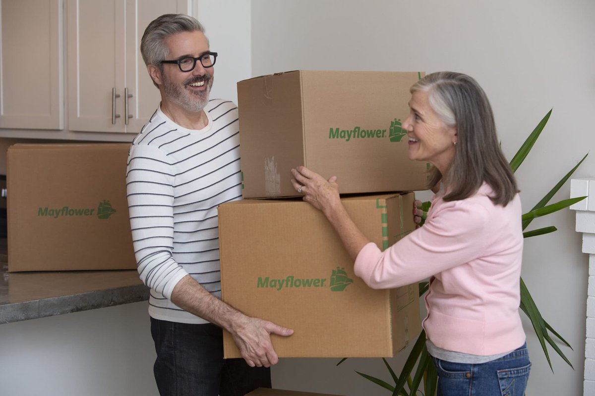 TimLongest3's tweet image. Start #packing to move by packing away out-of-season items you're not using. #packingadvice  cpix.me/a/113915029