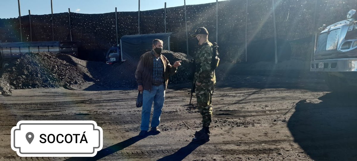 LauraDz96's tweet photo. visitando el sector minero del municipio de #Socota, nuestro @gaula_boyaca realizan campaña de prevención y compartiendo la Línea 147. Dile NO a la extorsion ... https://t.co/wHk6bt2JUn
