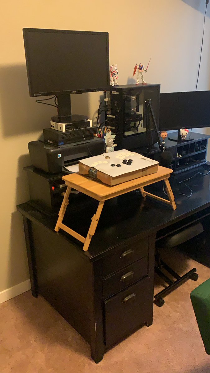 I feel like my set up just screams how autistic I am 😂😂