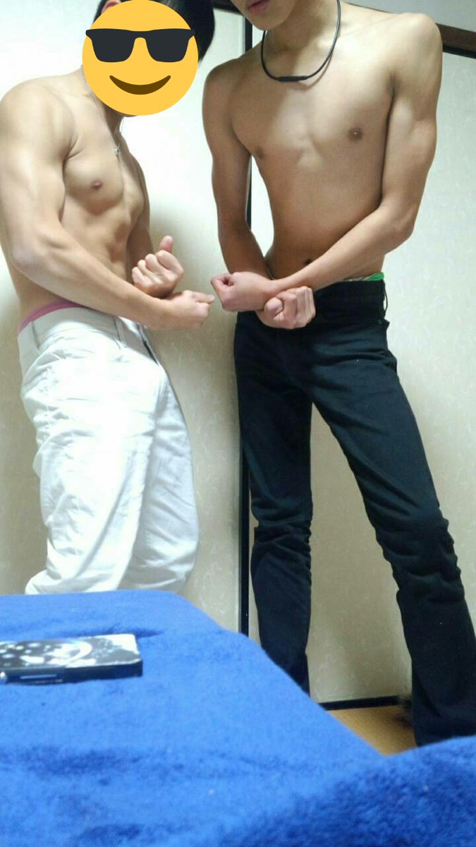 harukaze329712's tweet photo. 筋トレ年数順に並べてみました。

筋トレ一ヶ月目

筋トレ一年数ヵ月

筋トレ三年数ヵ月

筋トレ五年生 https://t.co/IrB8fTUoPH