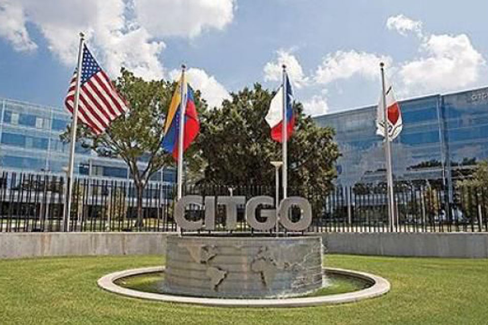 DiarioTalCual's tweet photo. Gobierno de Maduro por fin reacciona ante anuncio de la venta de Citgo #TalCual #ClaroyRaspao #EfectoRetardado https://t.co/9I2taDnCvx https://t.co/RwT0J4IWJn