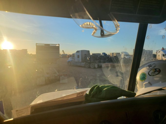 Frac site loaded with semis waiting for a load that none of us ended up getting. https://t.co/c5pfhL