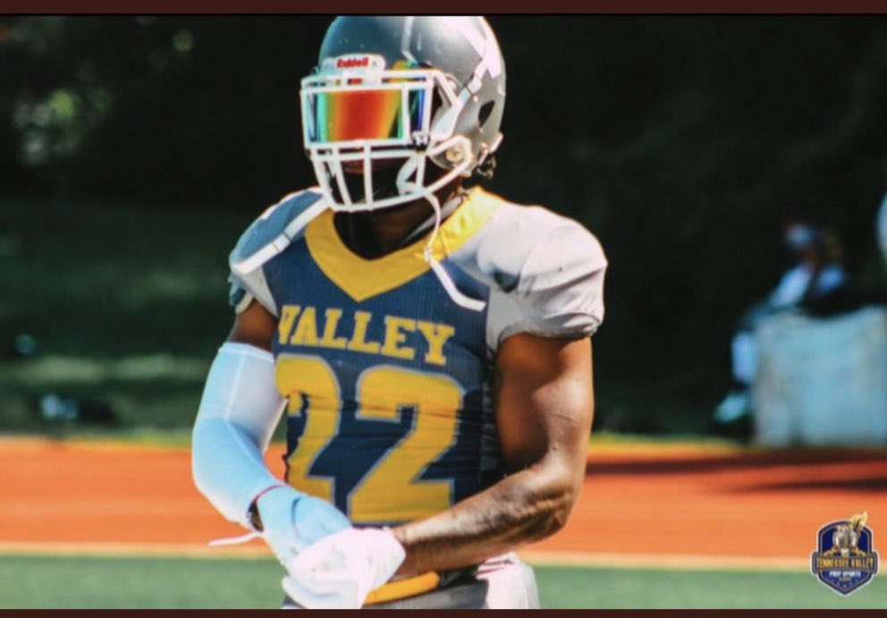 johnathanwhitf6's tweet photo. Thankful to receive an offer from Tennessee valley @whitfieldr74 @AdrianA14341147  #Defenders https://t.co/4aZ0iJQzAn