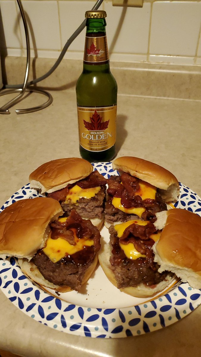 PahpahKenway's tweet photo. So.... how you spending your Saturday night? Sweet-n-Savory Raspberry Chipotle bacon cheeseburger sliders and a Frosty, Ice cold @Molson_Canadian Golden, Repping @bmdbud in style! #TeamBMD #LetsTalkBud #BMDBuds https://t.co/QndpHldKpQ