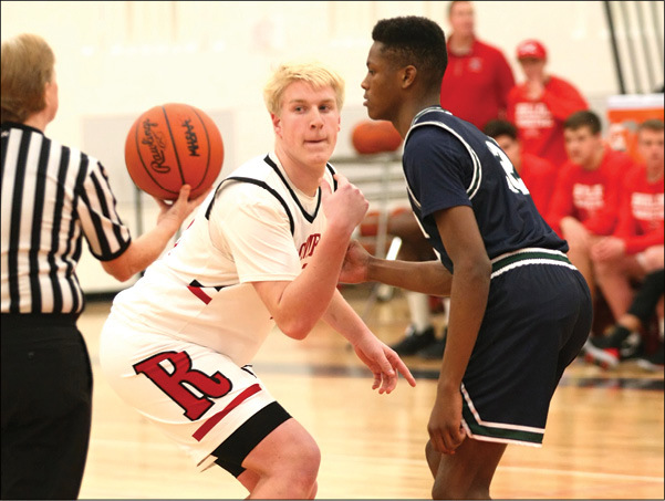 Romeo 2021 PF Blake Woodward was offered by Lawrence Tech, his 3rd offer

basketball.thedzone.com/news/romeo-202…