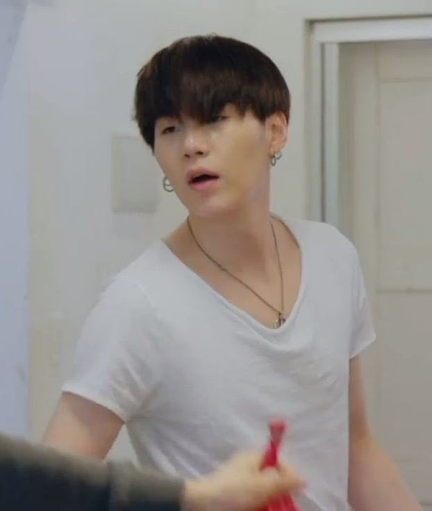 biaswreckedAF's tweet photo. how did we survive yoongi in the soop??? H O W https://t.co/aeGX9Wtt5y
