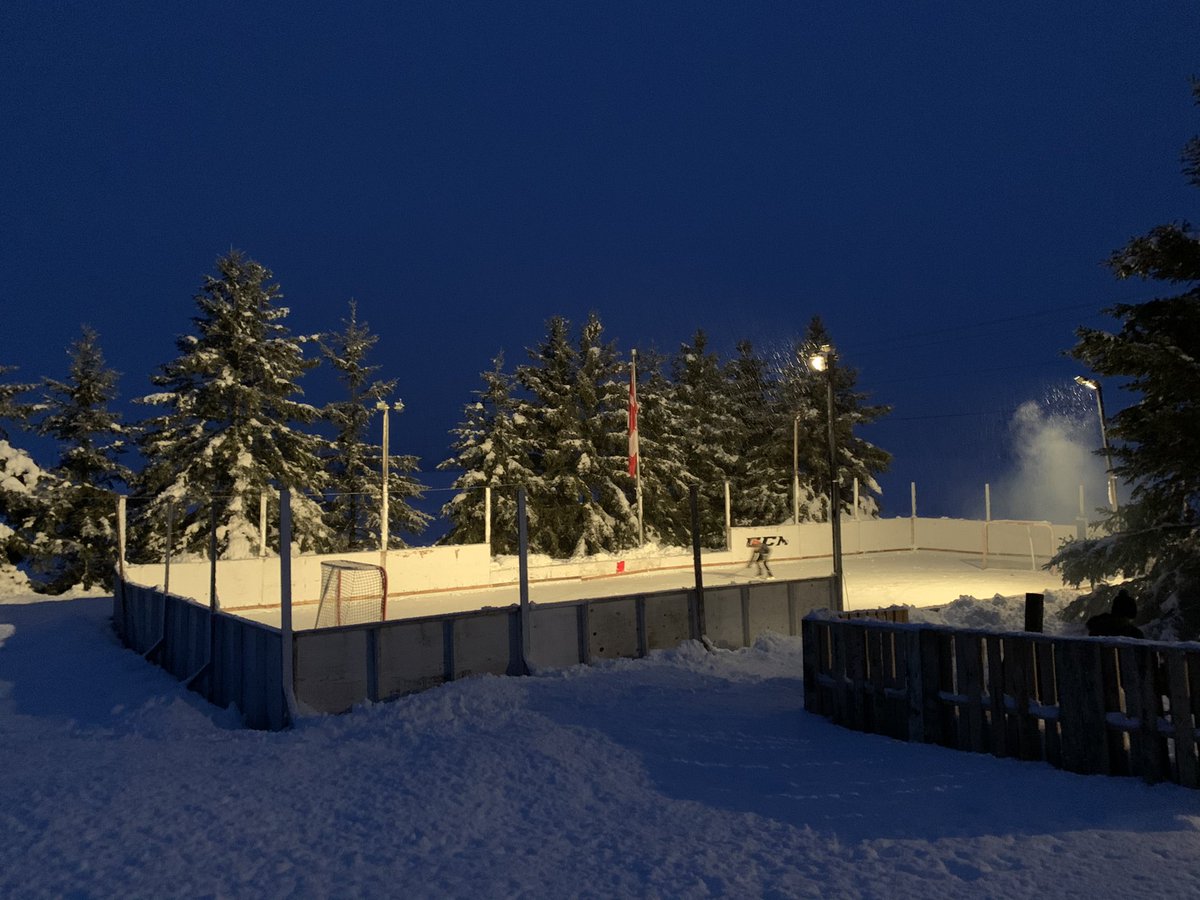 JonMorris01's tweet photo. Beautiful ODR evening!! Fun skate before the @Senators game starts! Go SENS Go!!! @NHL is back!!! #hockeylife @hockeynight https://t.co/pYamqLPRt5