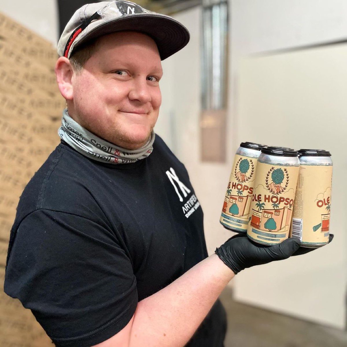 “Ole Hopson”
Mosaic IPA
7.2% ABV
Mosey on over to Artifex and try some of our new Mosaic IPA, available on draft and in 4 packs now!!!🍻
Getting beer to go? Get some delicious tacos to go as well from our friends at @dostacoholicbros 
Today’s Hours: 12pm-8pm