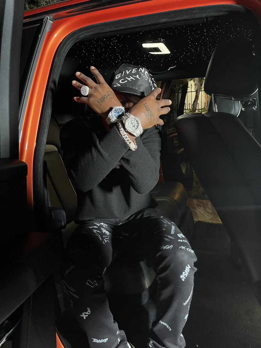BabyFari4L's tweet photo. BABY FARI FT POP HUNNA 💧 https://t.co/DNvr5UTefJ
