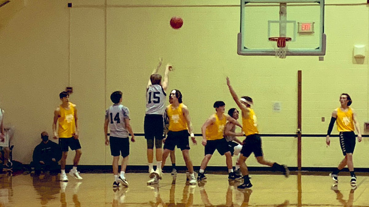 CraigsCrusaders's tweet photo. Not to shabby the first day on the job, the Crusaders go 1-1 after suffering a one point loss to their rivals🤬🏀 https://t.co/WvMqI4UK3b