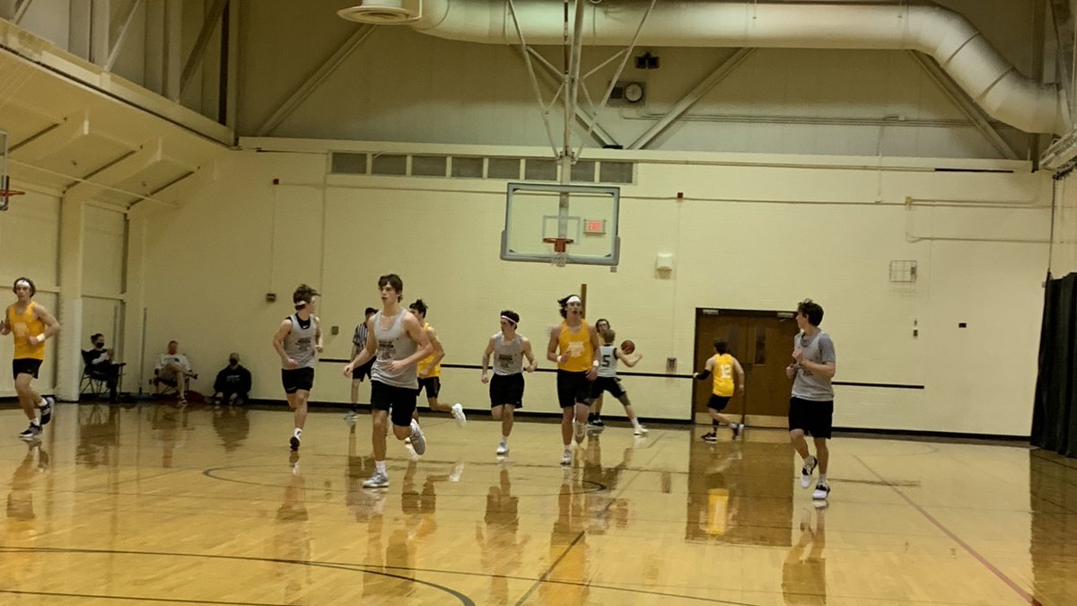 CraigsCrusaders's tweet photo. Not to shabby the first day on the job, the Crusaders go 1-1 after suffering a one point loss to their rivals🤬🏀 https://t.co/WvMqI4UK3b