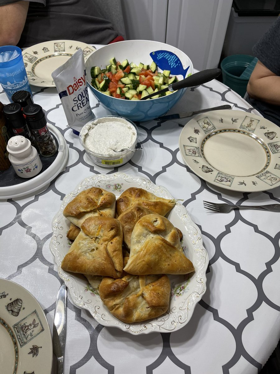 KristyMasonRN's tweet photo. @joannagaines Made your Lebanese salad and Fatayer tonight. Dipped fatayer in tzatziki. Yum yum! My whole family loved and they are all very picky! Thanks Jo! https://t.co/Ia2jdyrpTr