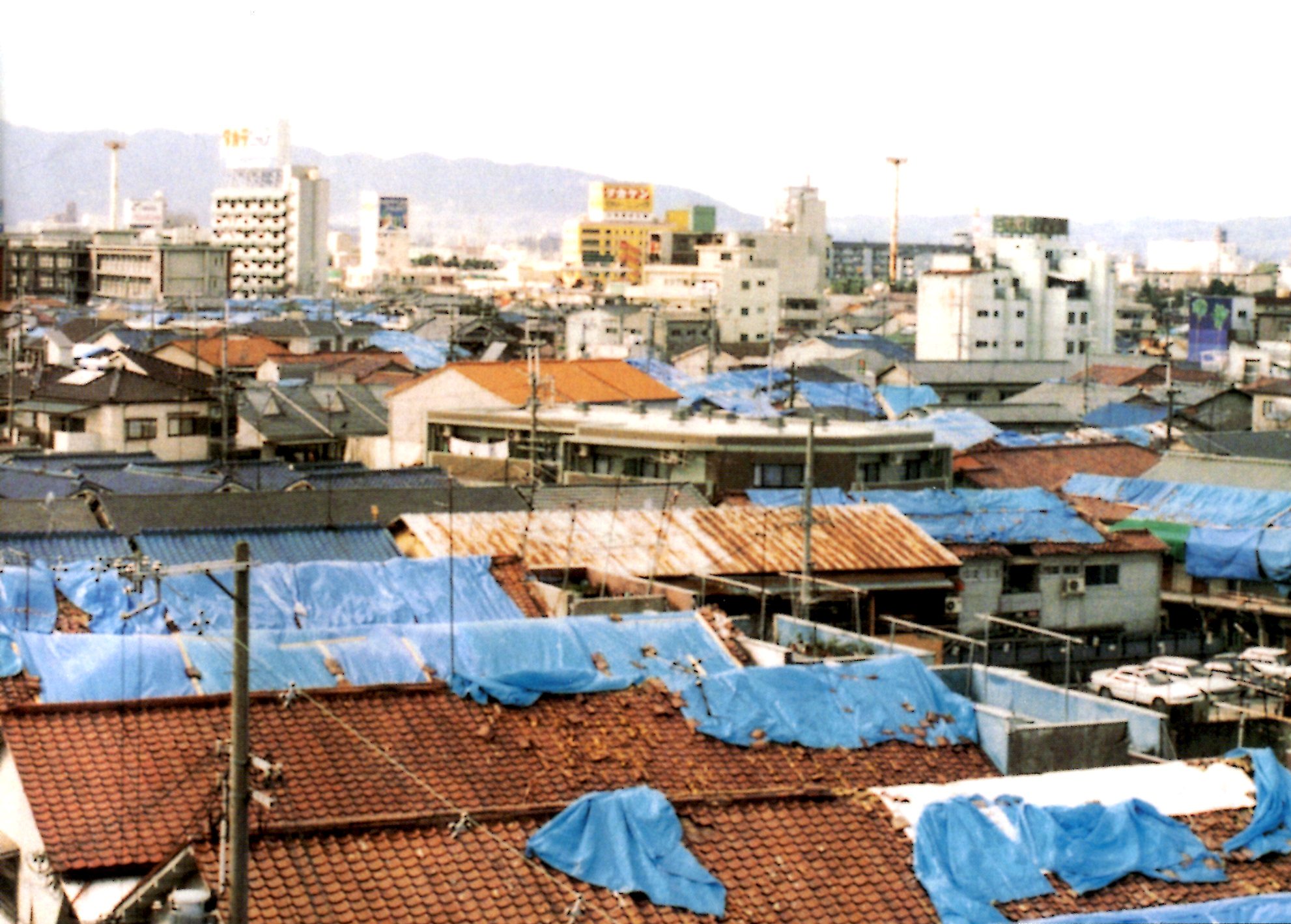 Twitter 上的 豊中市消防局公式 阪神淡路大震災から２６年になりました 豊中市は大阪府内で最も大きな被害を受けました 大規模な災害が発生すると消防だけで対応することは不可能です 日頃から市民の皆さんの災害に対する備えや訓練をよろしくお願いします 阪神淡路