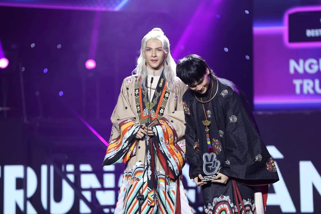 mm_lighterstar's tweet photo. Congratulations for BEST STAGE OF V HEARTBEAT 🎉❤💜 @imdenisdang 
#denisdang #nguyentrantrungquan
#VHeartBeat_YearEndParty_2020 https://t.co/CaKa7NAfSg