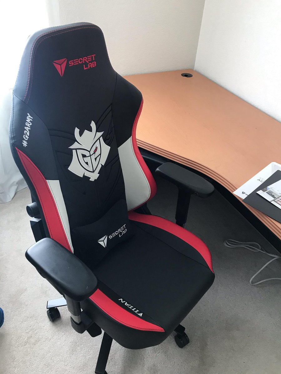 Soren_Engstrom's tweet photo. A new desk needs a new chair! Thanks #SecretLab for the killer chair. #CaptainKirk couldnt ask for more. @secretlabchairs https://t.co/bgCBa42YQI