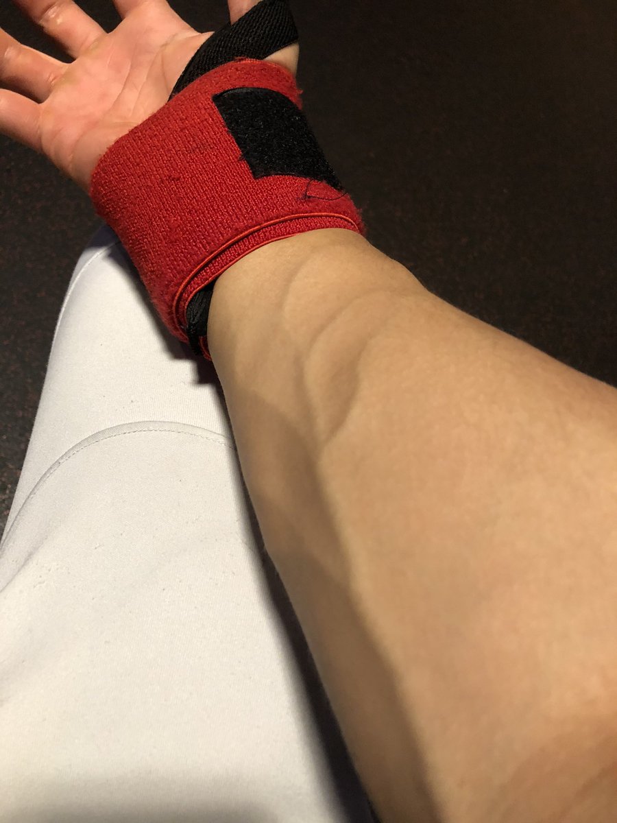TsunKuei's tweet photo. 這打針應該還好打🤔
 #爆筋日常 https://t.co/34rzHm98jP