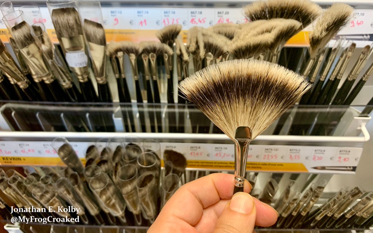 First it's important you understand how ubiquitous the int'l  #WildlifeTrade is in our daily lives. Wear a button-down shirt w/mother of pearl buttons? Buy one of the  #orchids at Trader Joes? Eat calamari? Paint w/badger or Siberian weasel brushes? This is  #wildlife trade! (15/N)