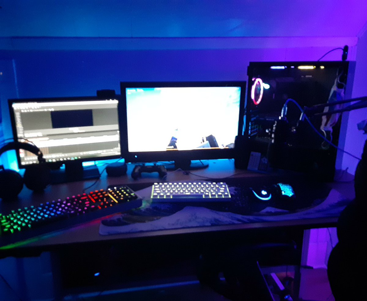 AwakeningKlips's tweet photo. Almost done with my set up!!!

#gamingpc #gamingsetup #fortnite #gamingkey #gamingkeyboard #gamingmouse #mousepad #monitor #best #bestsetup #ledlights https://t.co/0dwPXJ3qop