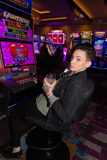 Missing those hot Vegas nights 🔥 https://t.co/MgepXwQLA6