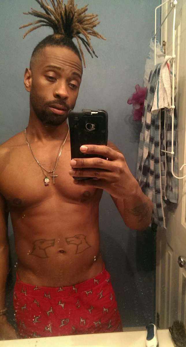 Blueboi21's tweet photo. Dirty Mirror Chronicles 😂 #HappySaturday #RedBoxers https://t.co/4GZcriACAZ